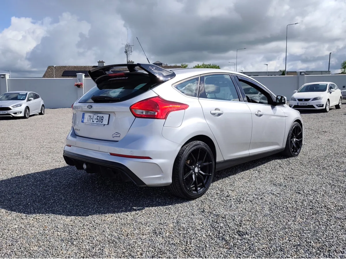 Ford Focus ZETEC S/S 120PS 5DR 1.5 TDCI - Image 3