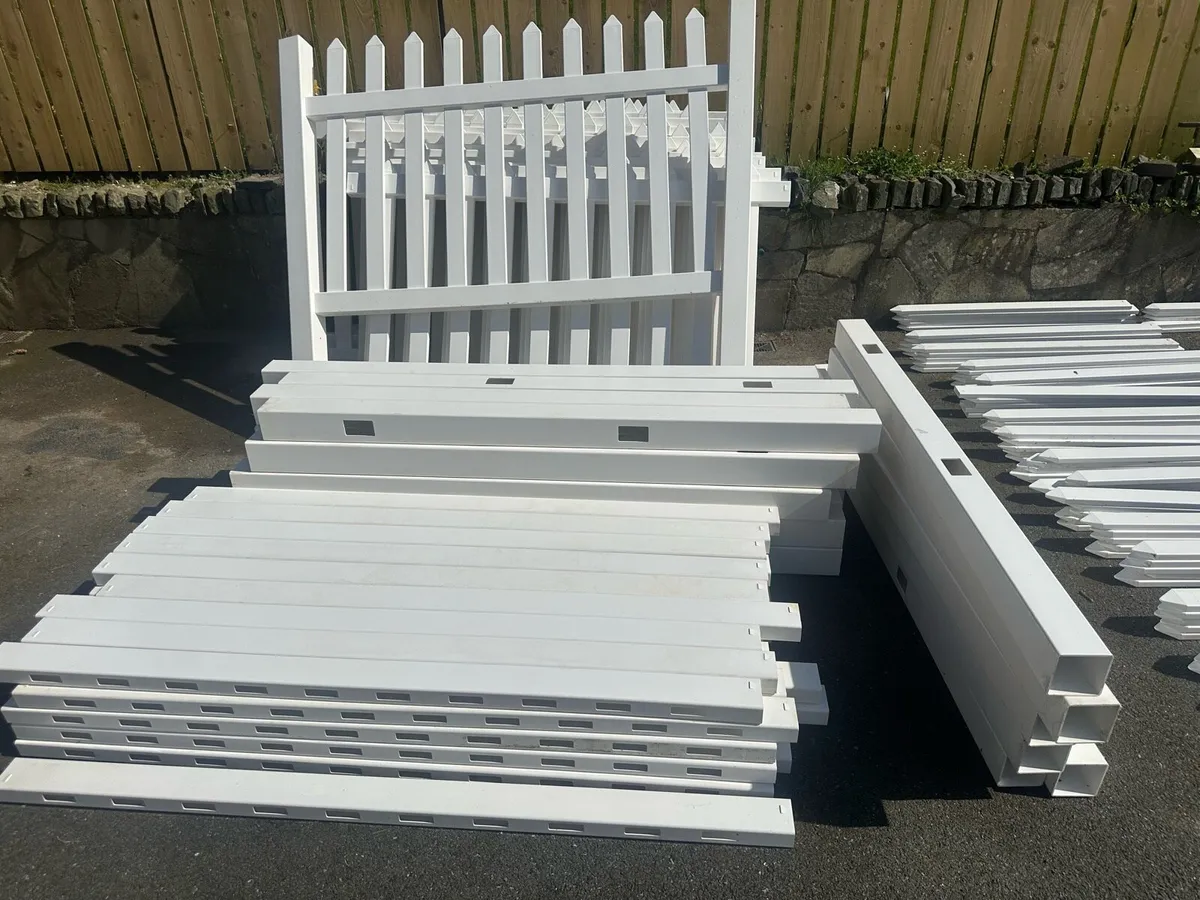 White PVC picket fencing. 35 fence panels total - Image 3