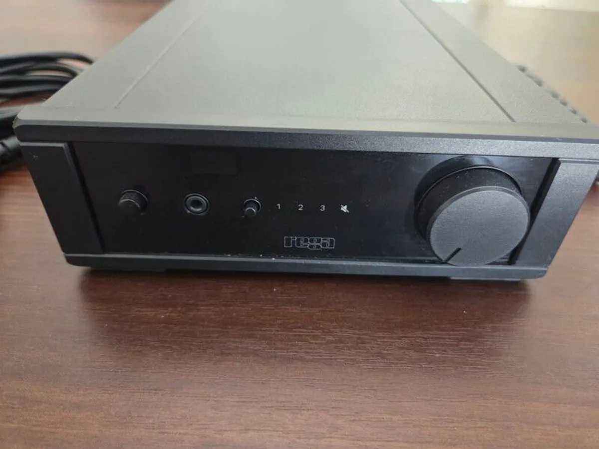 Rega IO - Image 1