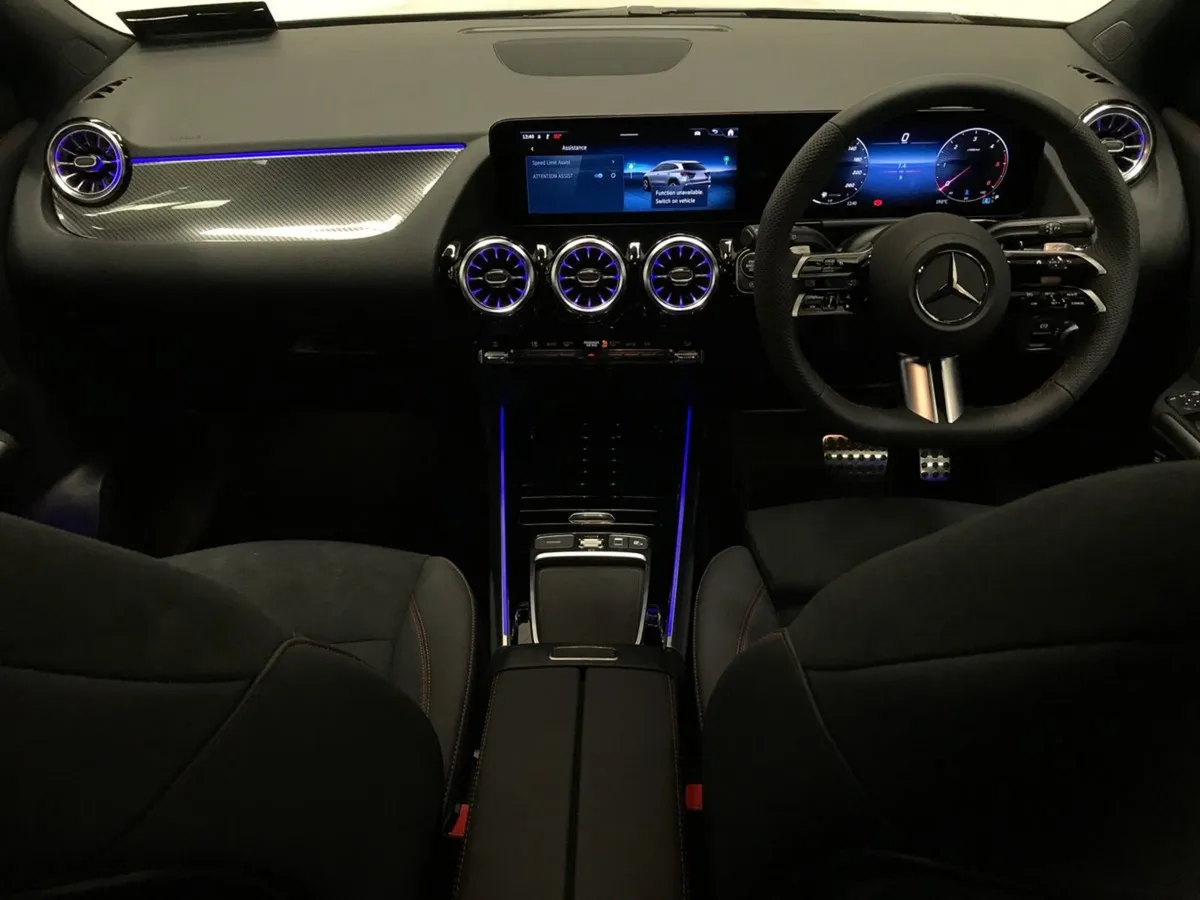 Mercedes-Benz GLA Gla200 D AMG Line  night Pack - Image 4