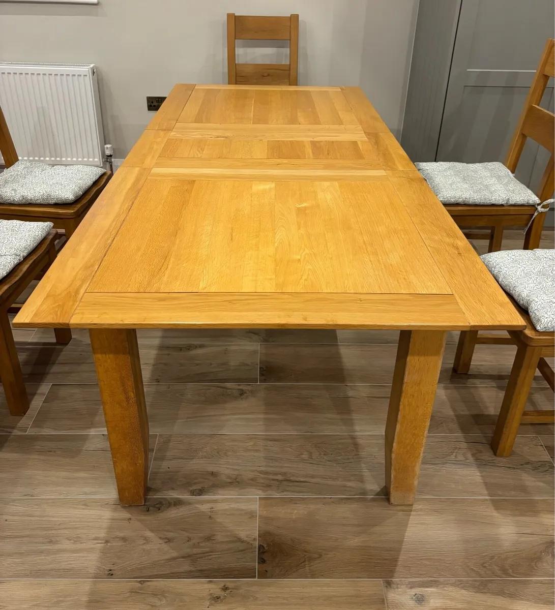 Oak kitchen table - Image 1
