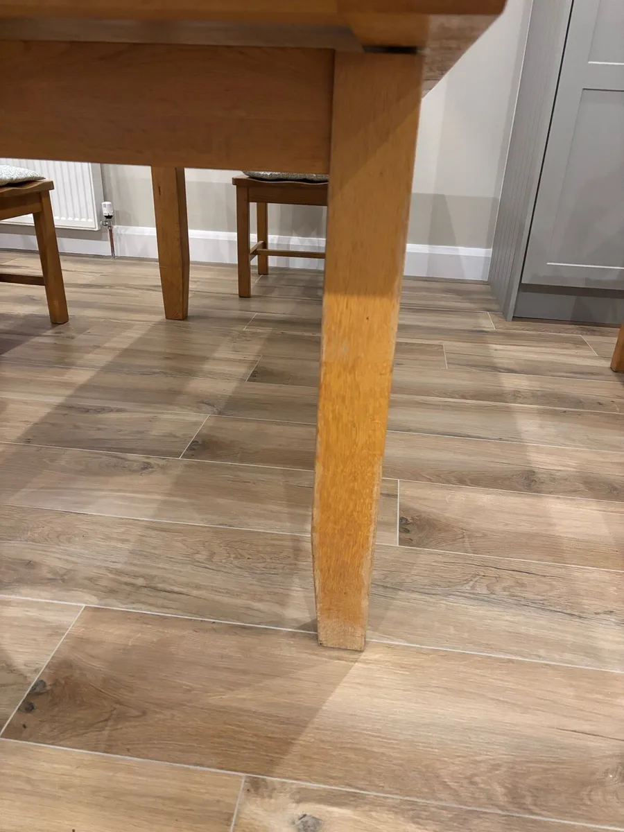 Oak kitchen table - Image 4