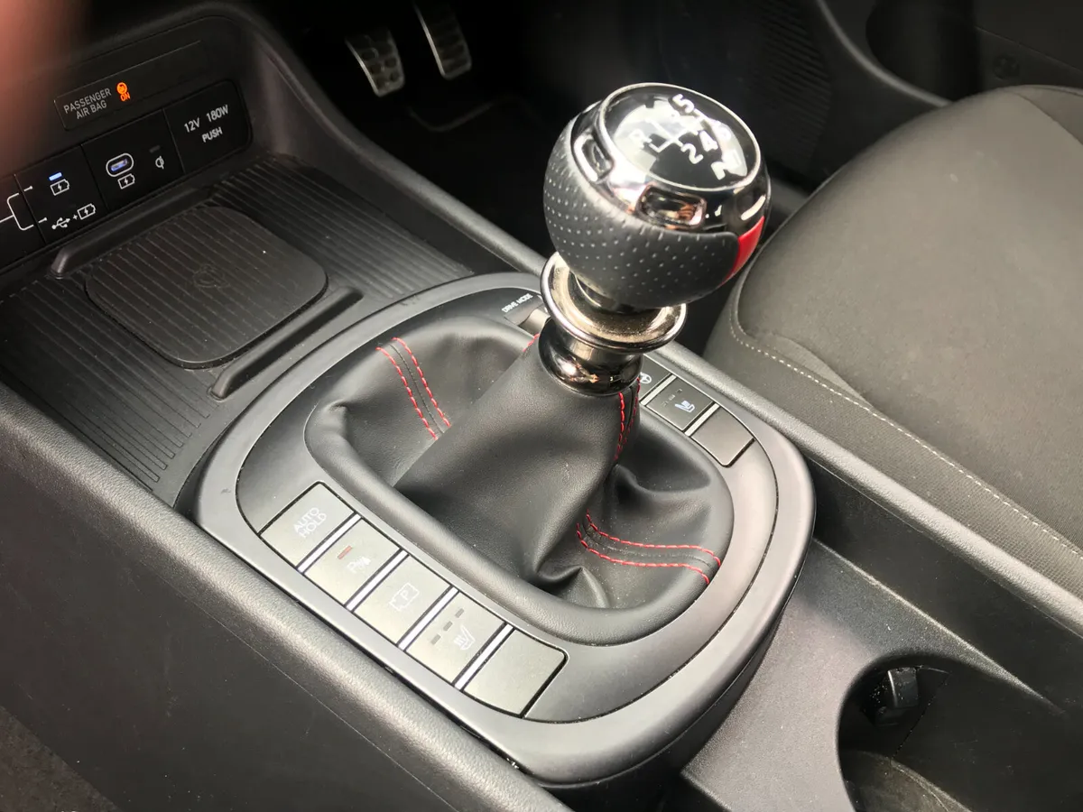 241 Hyundai KONA 1.0 Petrol N-Line 6 Speed Manual. - Image 4