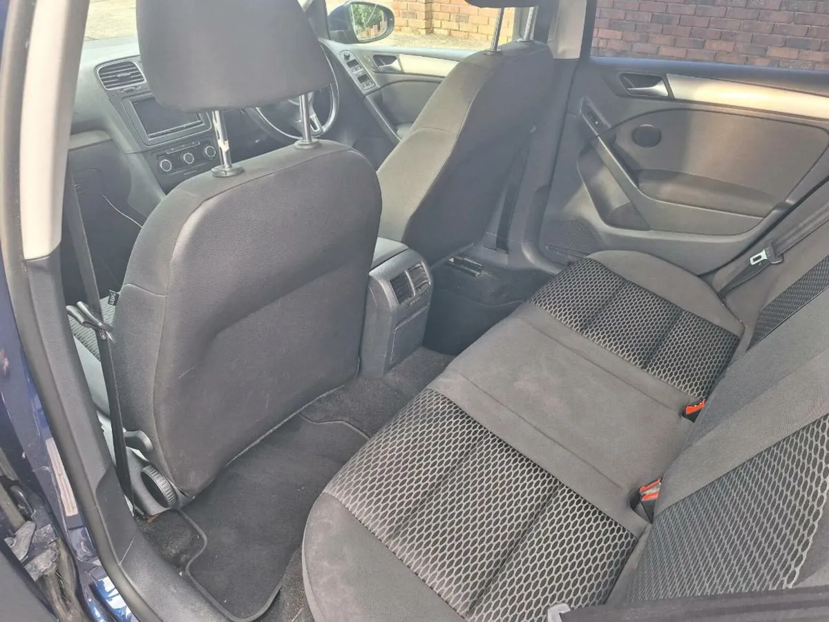 Volkswagen Golf 2013 Automatic - Image 3