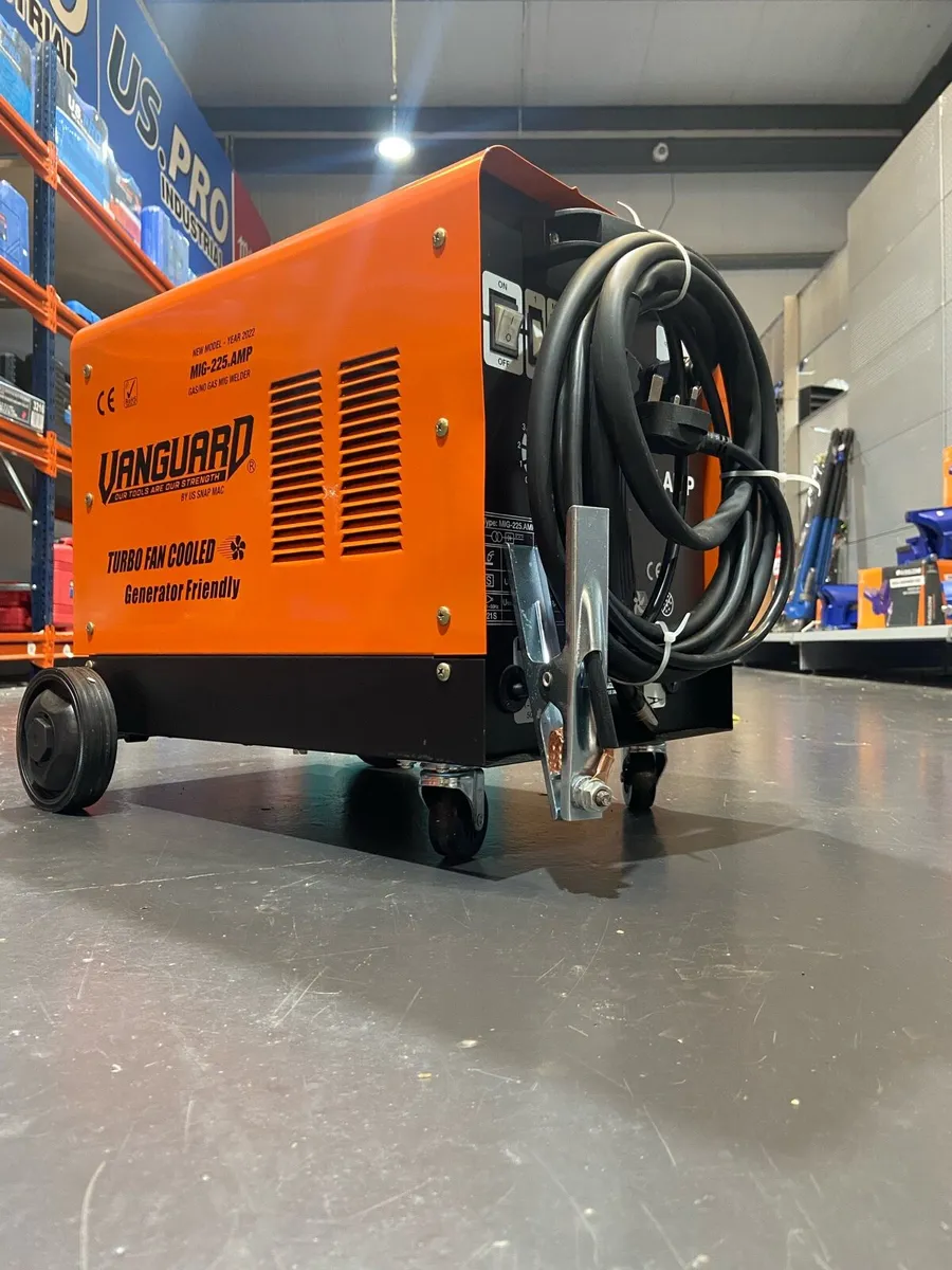 MIG welder gas and gasless 225 amp free delivery - Image 2