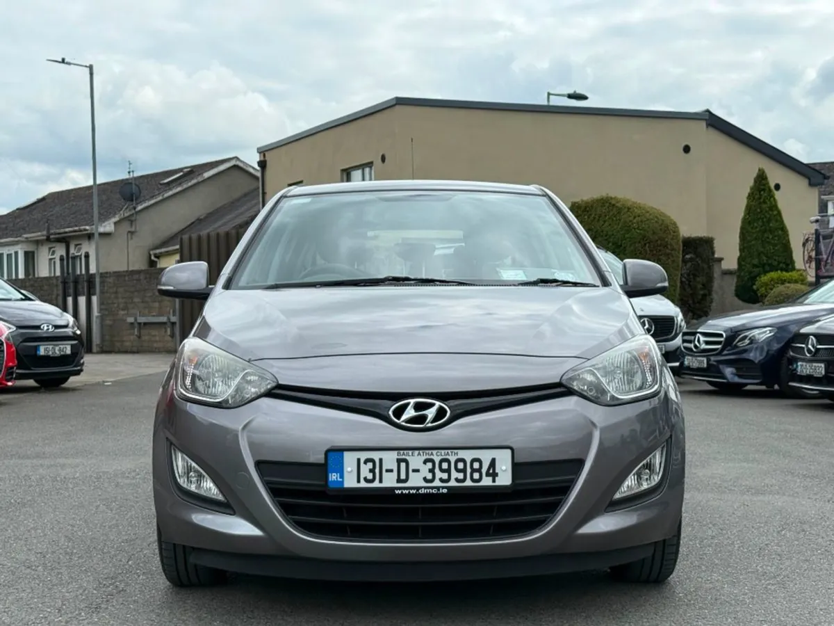 Hyundai i20 1.2 Active 5DR  low Kms - Image 2