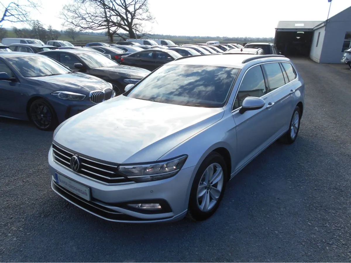 Volkswagen Passat SE NAV TDI S-A Auto - Image 4