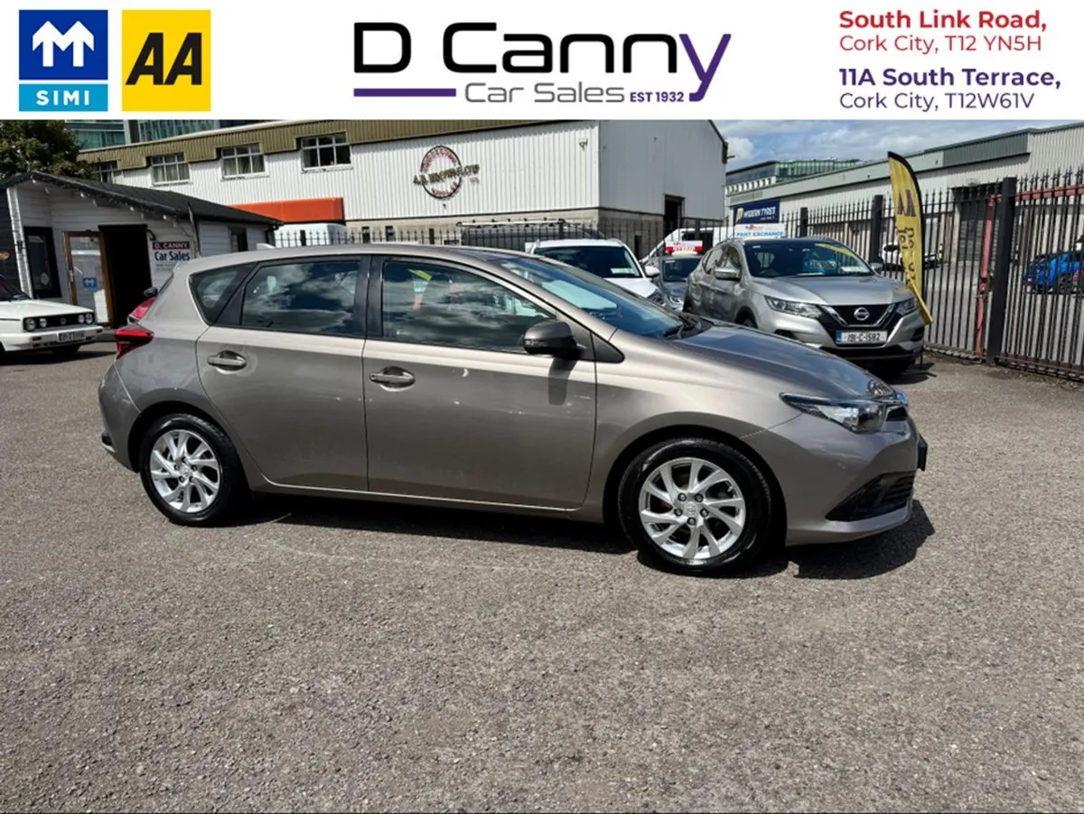 Toyota Auris 1.33 Aura 5DR Petrol - Image 4