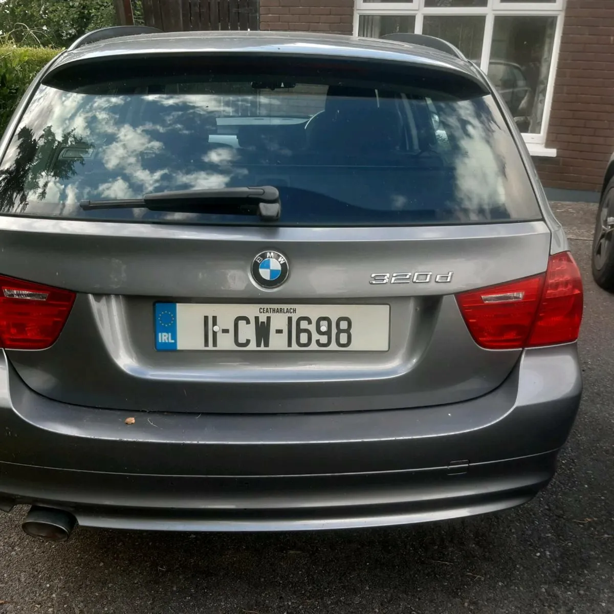 BMW 3 Series Estate - Image 2