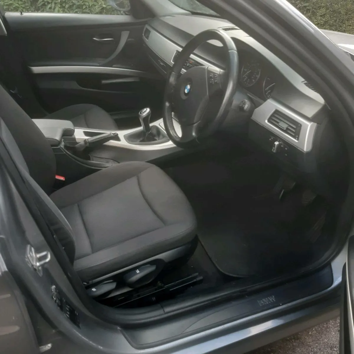 BMW 3 Series Estate - Image 4