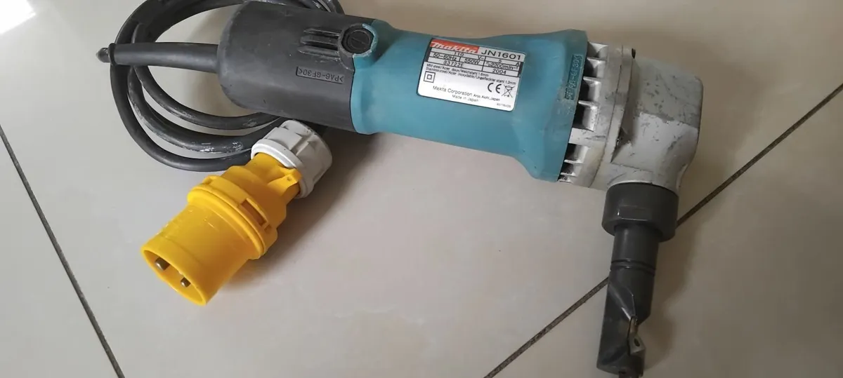 Makita Jn1601 Tin Nibblers 110v - Image 3