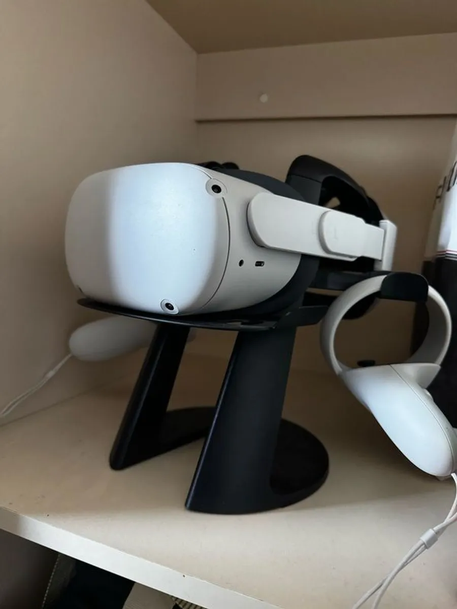 Meta/Oculus Quest 2 VR Headset (With Controllers) - 256GB - Image 2