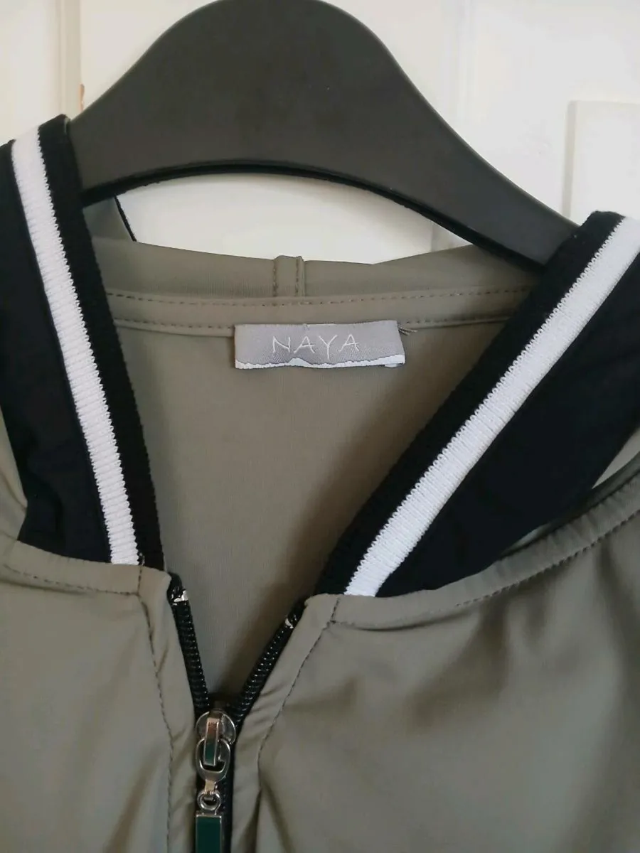 Naya Jacket - Image 2