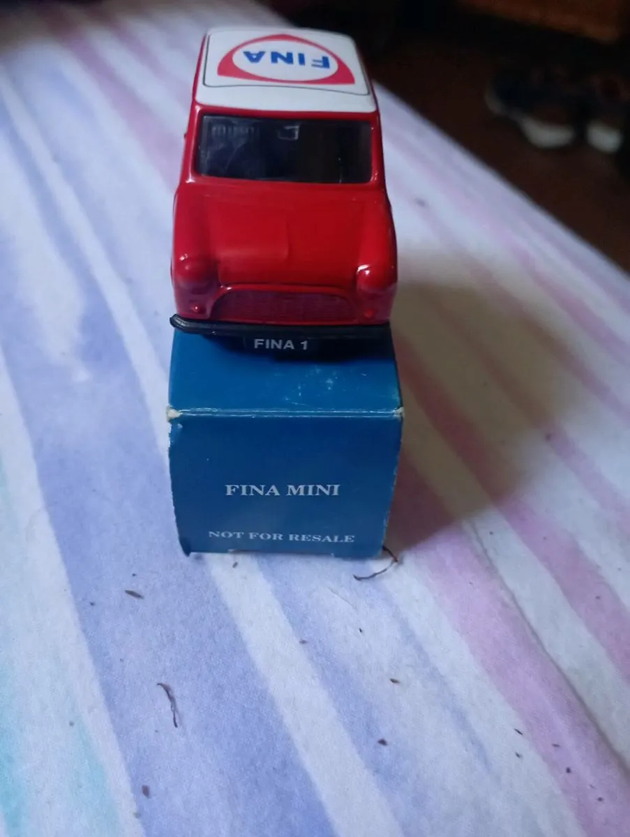 1993 MATTEL CORGI CLASSIC MINI COOPER. - Image 2