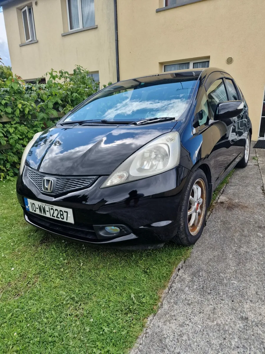Car Honda Jazz - Image 1