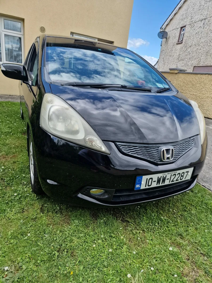 Car Honda Jazz - Image 2