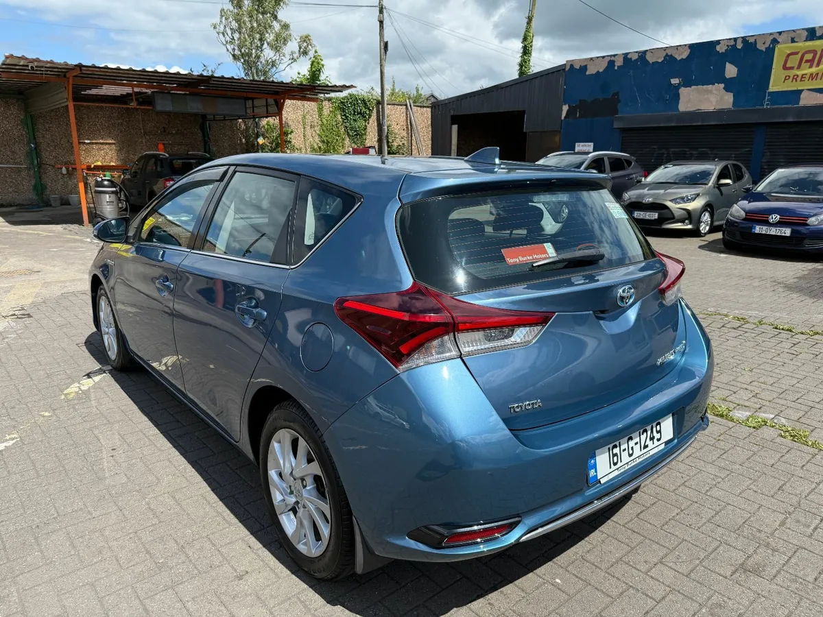 Toyota Auris 2016 1.8 AUTO - Image 2