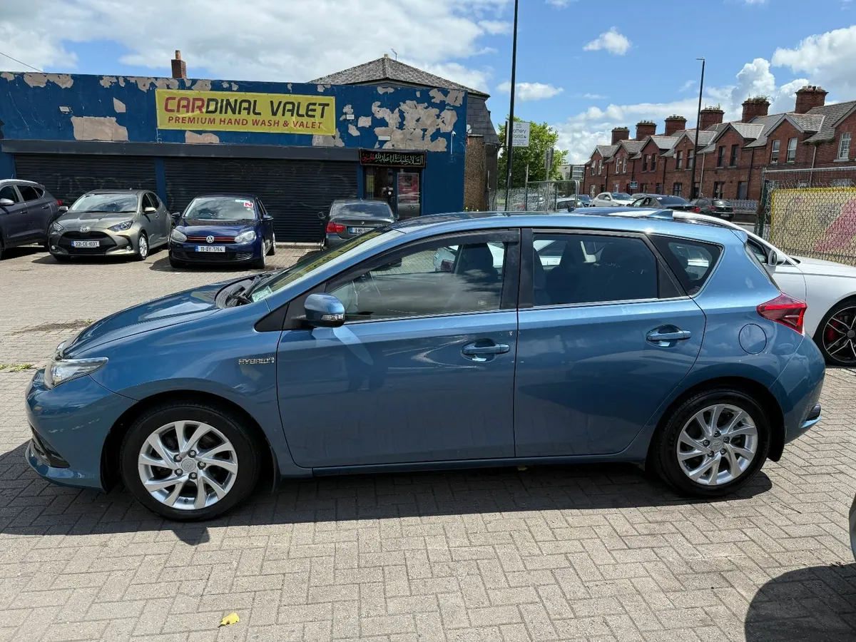 Toyota Auris 2016 1.8 AUTO - Image 3