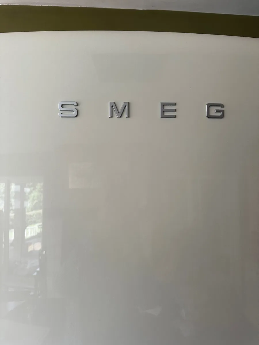 NEW Smeg 50s style Retro Fridge Freezer in Cream - Image 2