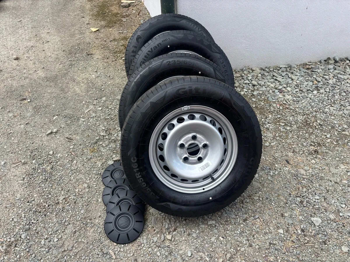 Wheels and tyres - Image 1