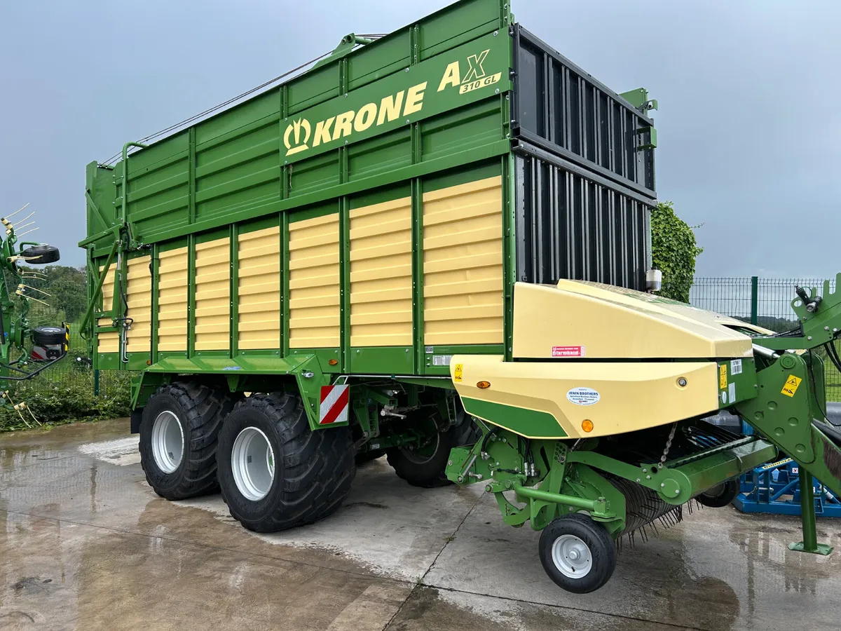 Krone ax310 silage wagon - Image 3