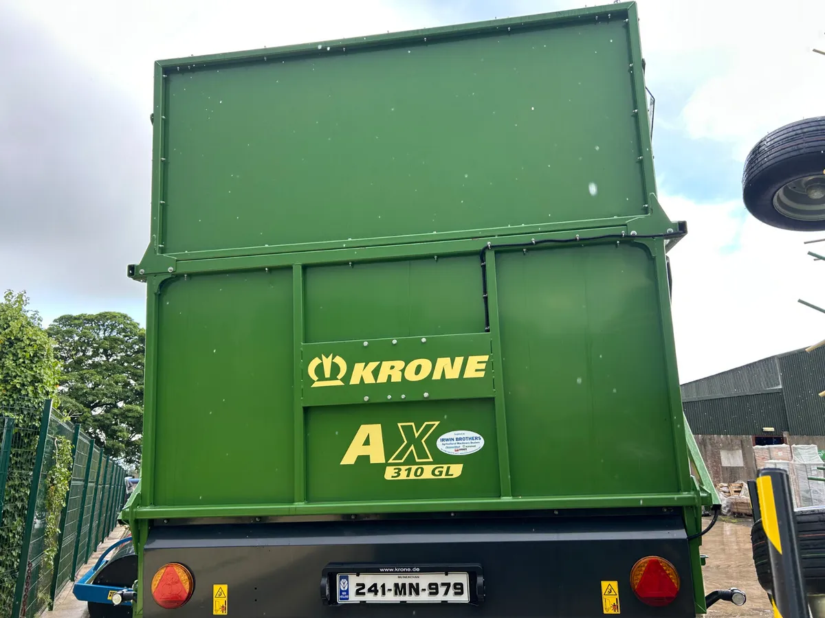 Krone ax310 silage wagon - Image 4