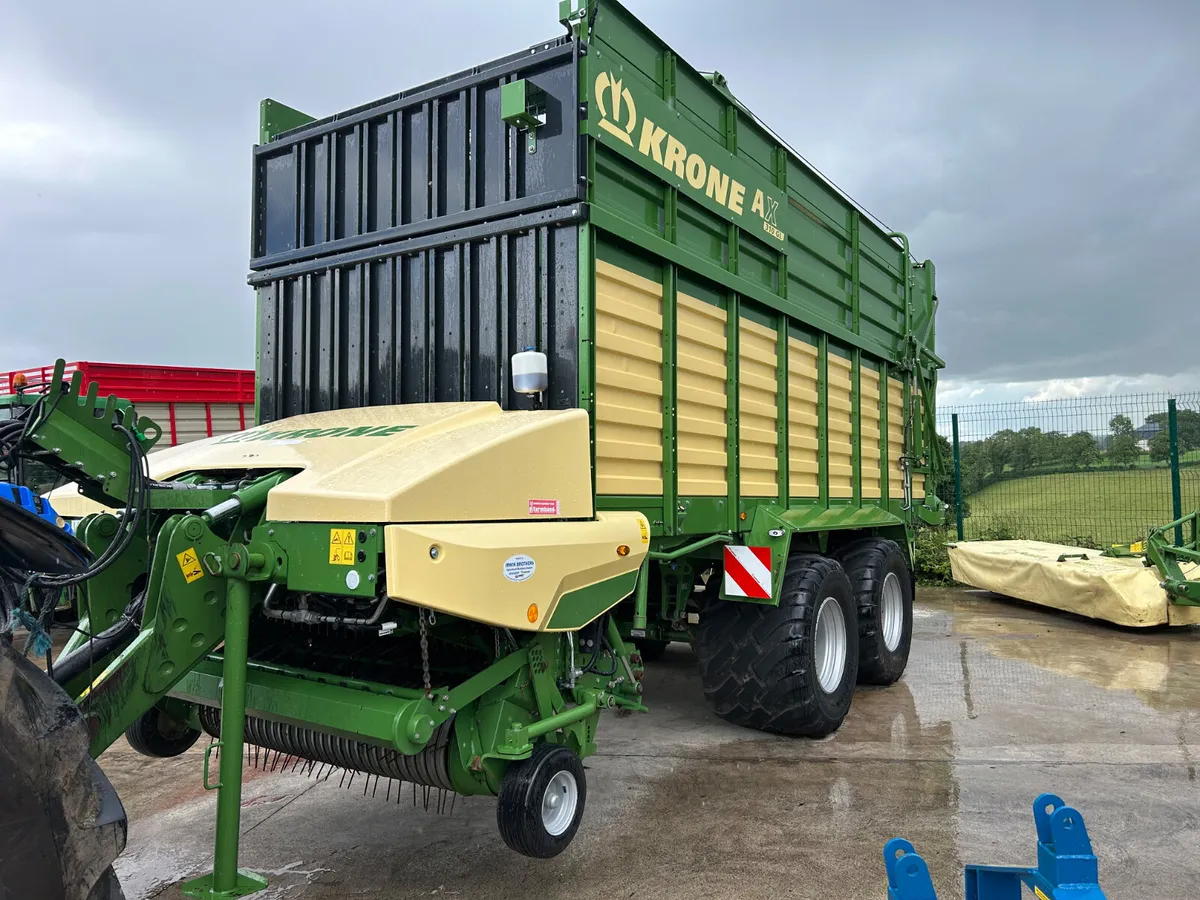 Krone ax310 silage wagon - Image 1