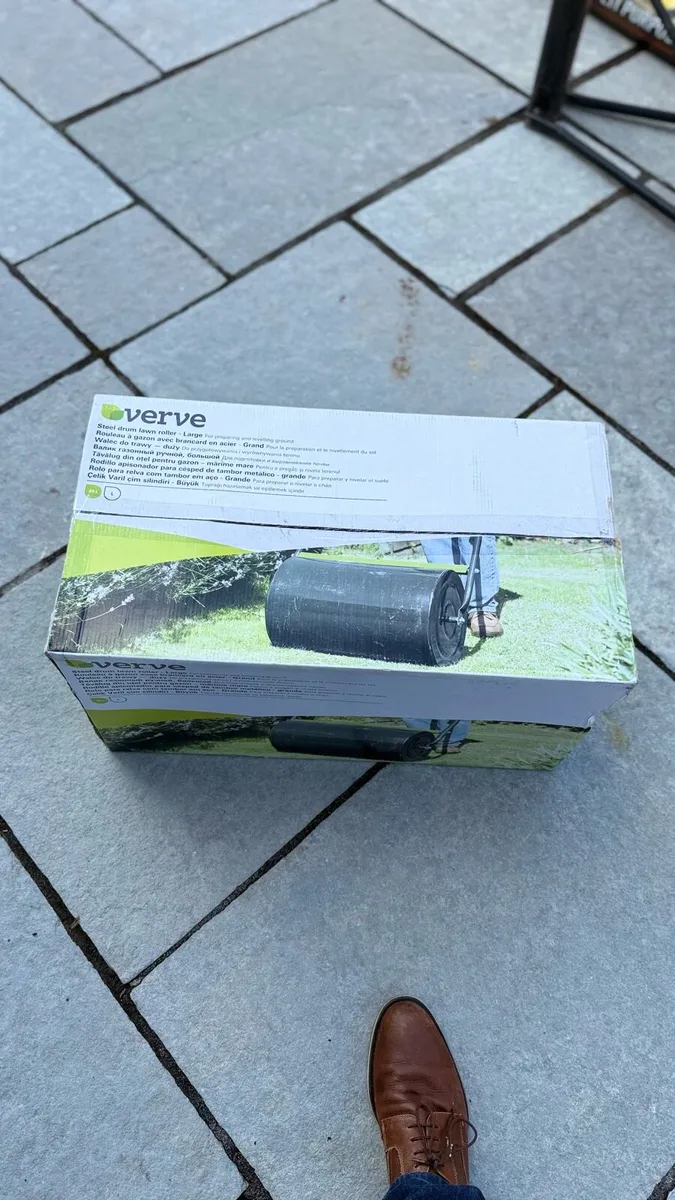 Steel drum lawn roller - brand new in box - Image 1