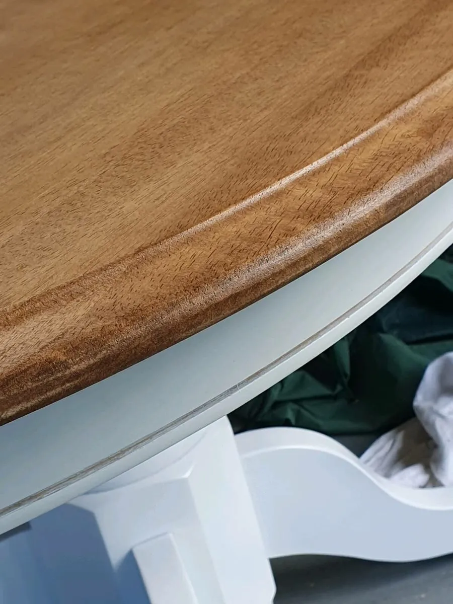 6 seater oval solid oak dining table - Image 4
