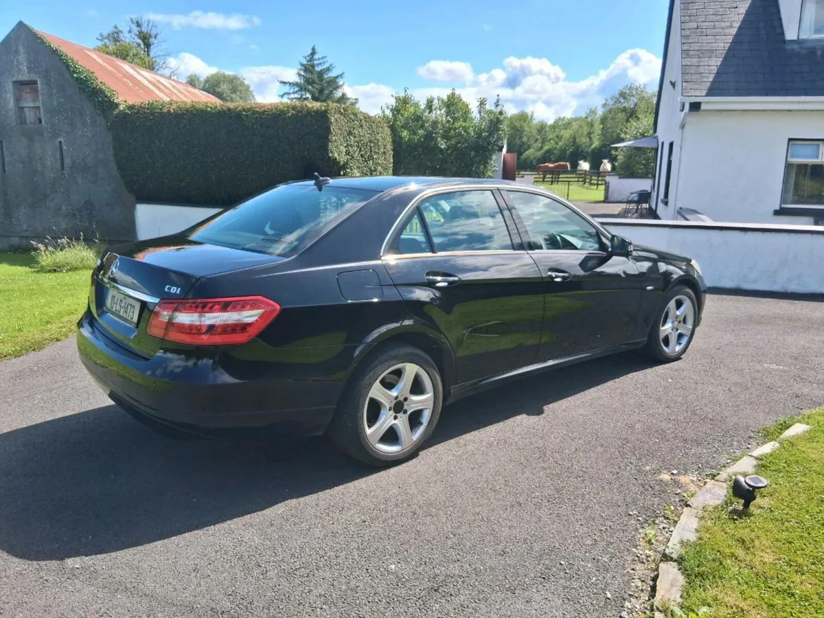 2010 Mercedes e220 diesel - Image 3