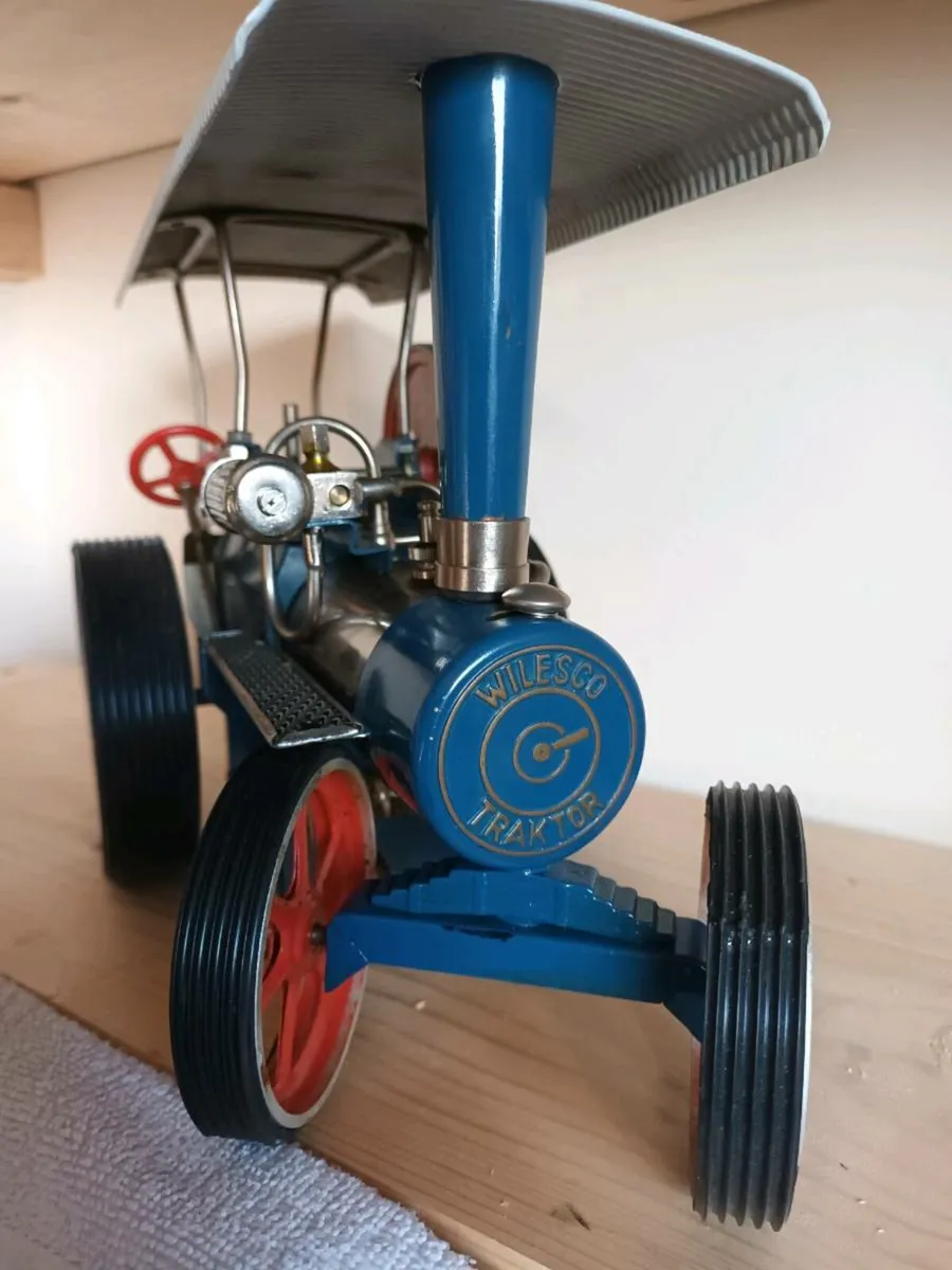 Live steam traction engine - Image 1