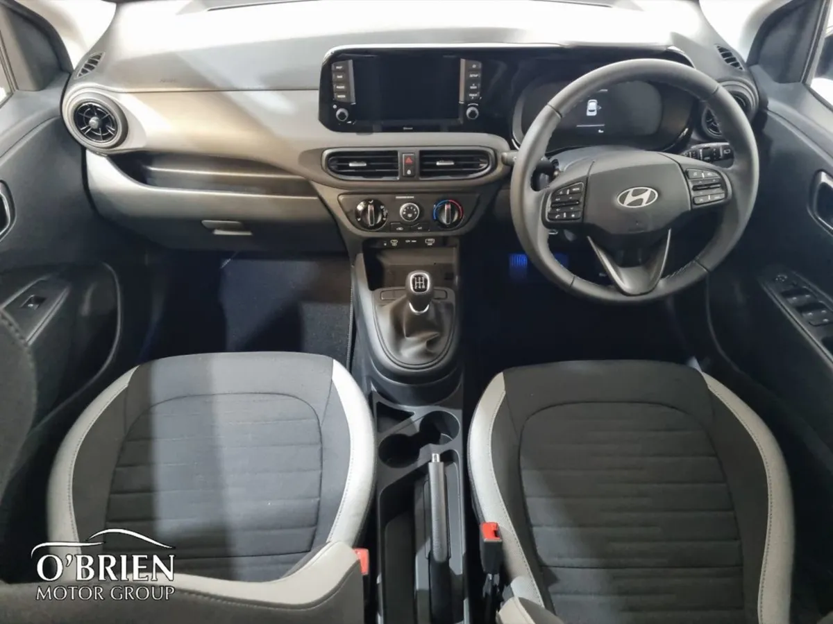 Hyundai i10 Deluxe Plus - Image 2