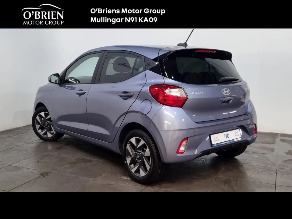 Hyundai i10 Deluxe Plus - Image 3