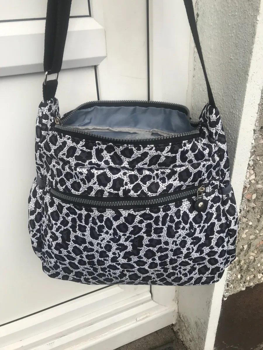 Brand New Black & White Bag . €20 - Image 2