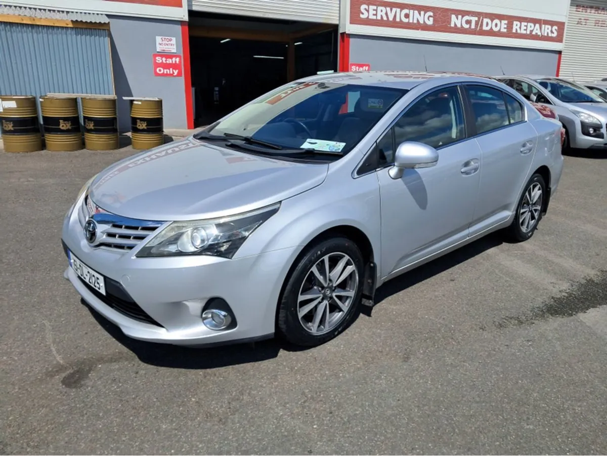Toyota Avensis 2.2 D-4d Luna  13 4DR - Image 2
