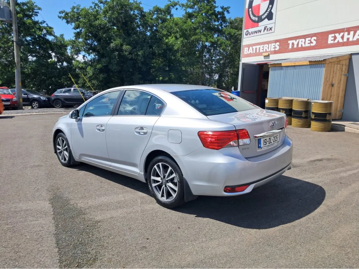 Toyota Avensis 2.2 D-4d Luna  13 4DR - Image 4