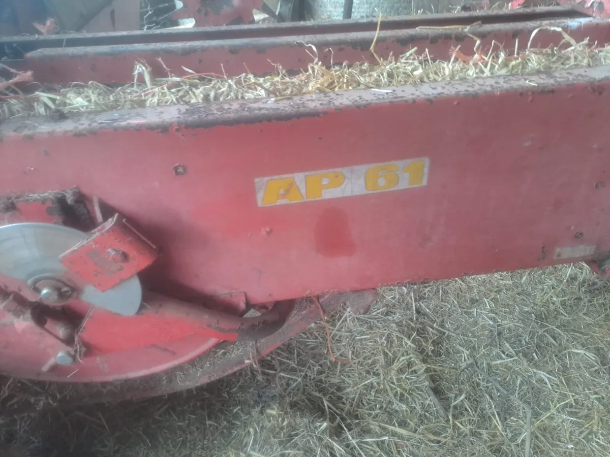 Small square baler - Image 4