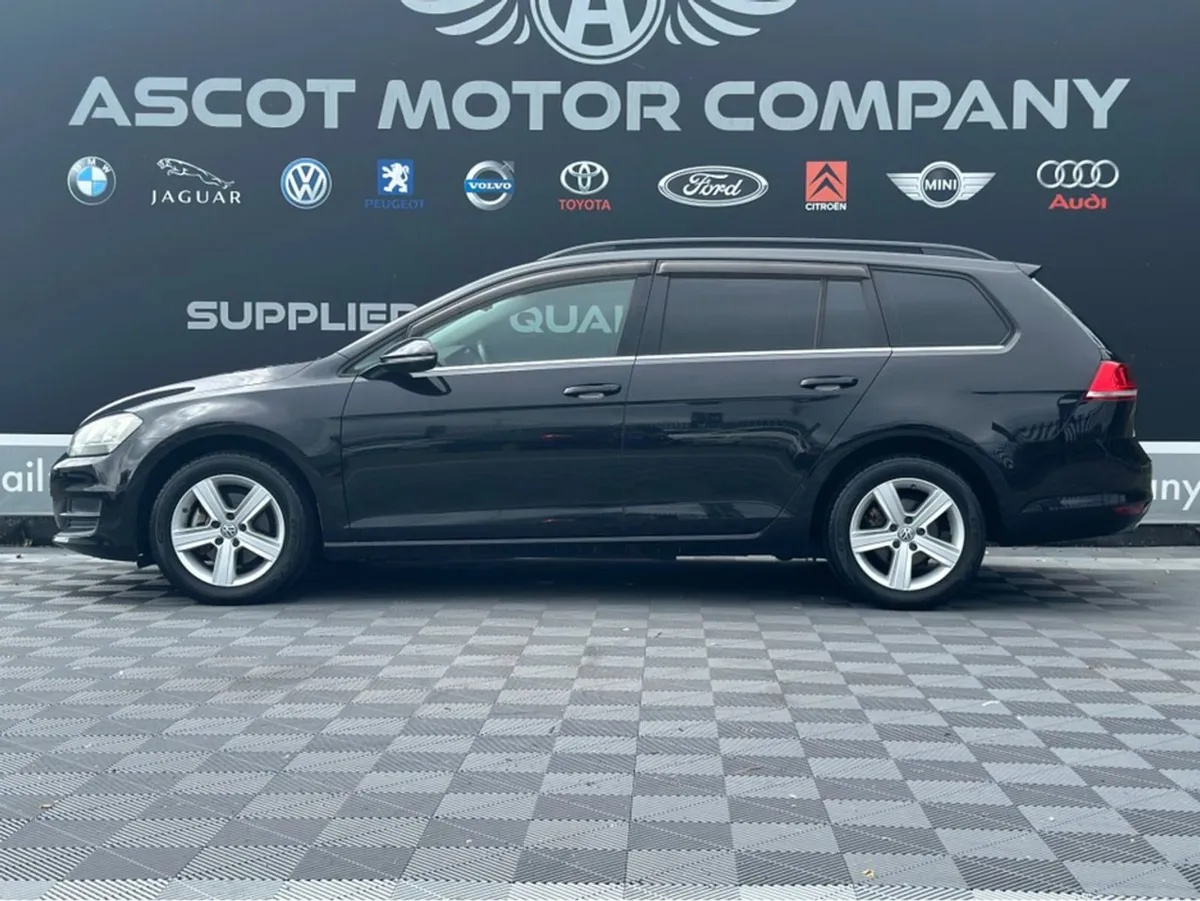 Volkswagen Golf Estate - Image 4