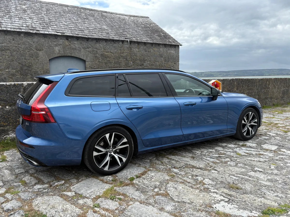 2021 Volvo V60 R-Design 2.0 190BHP - Image 4