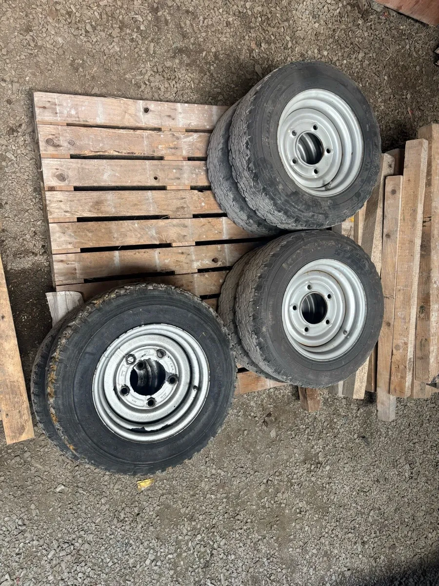 Tyres and wheels - Image 1