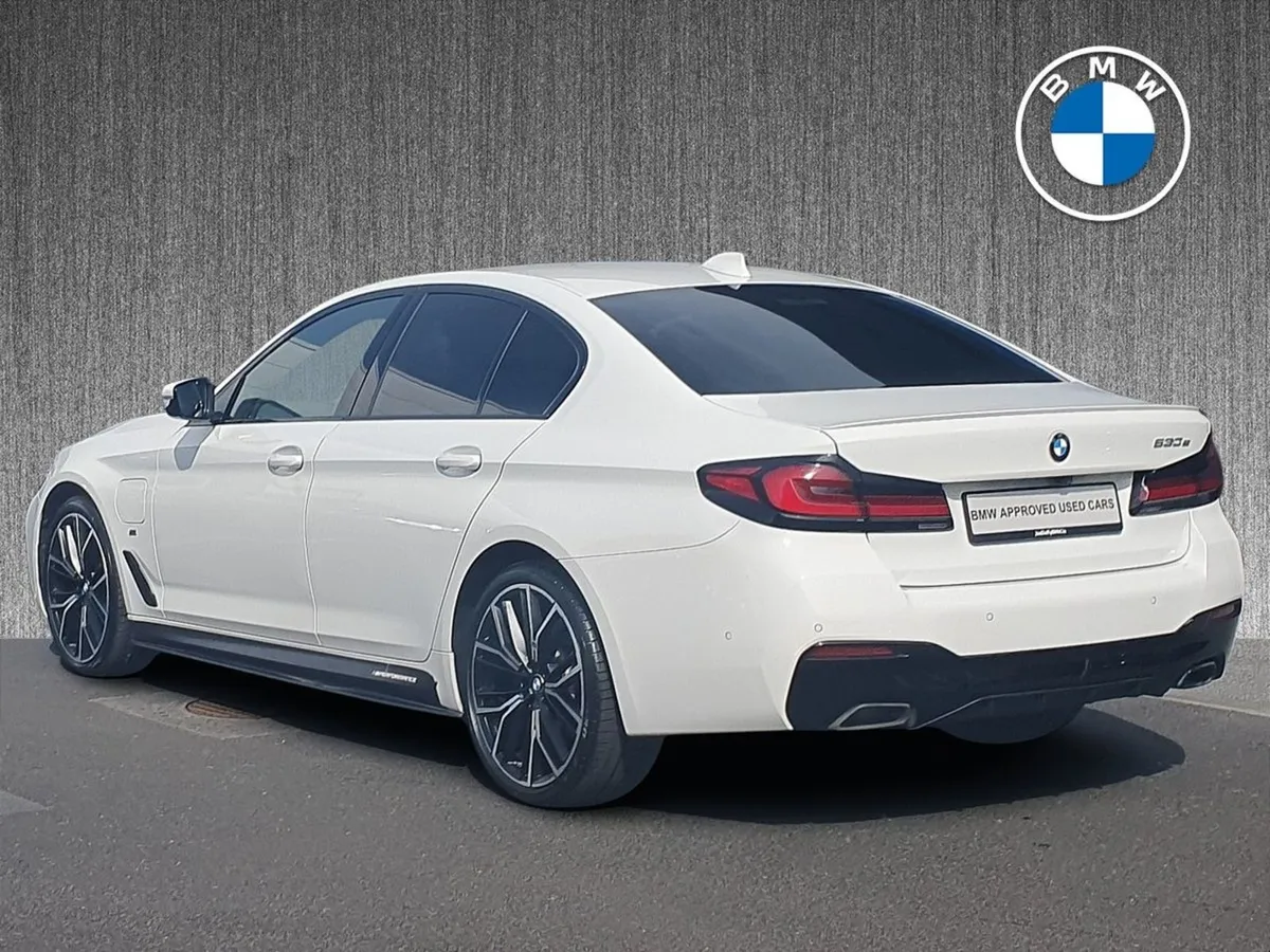 BMW 5 Series 530e M Sport Saloon - Image 3