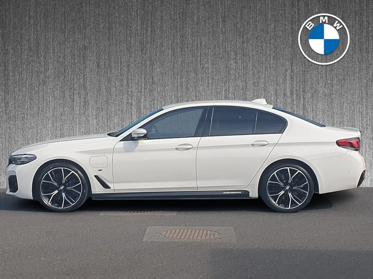 BMW 5 Series 530e M Sport Saloon - Image 4