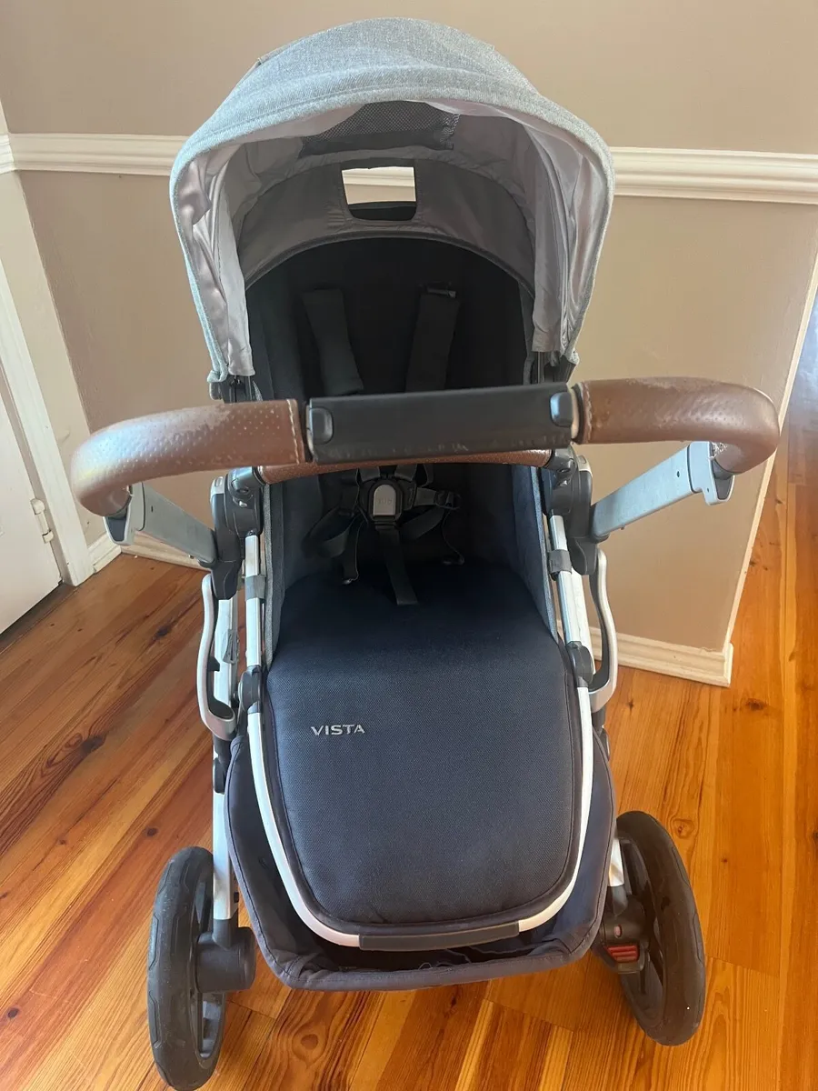 Uppababy Vista travel system stroller and basinet - Image 4
