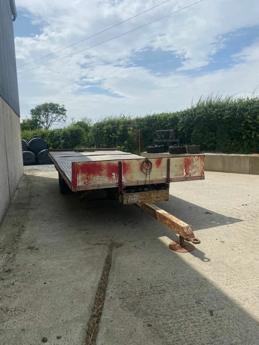 Bale tailer - Image 1