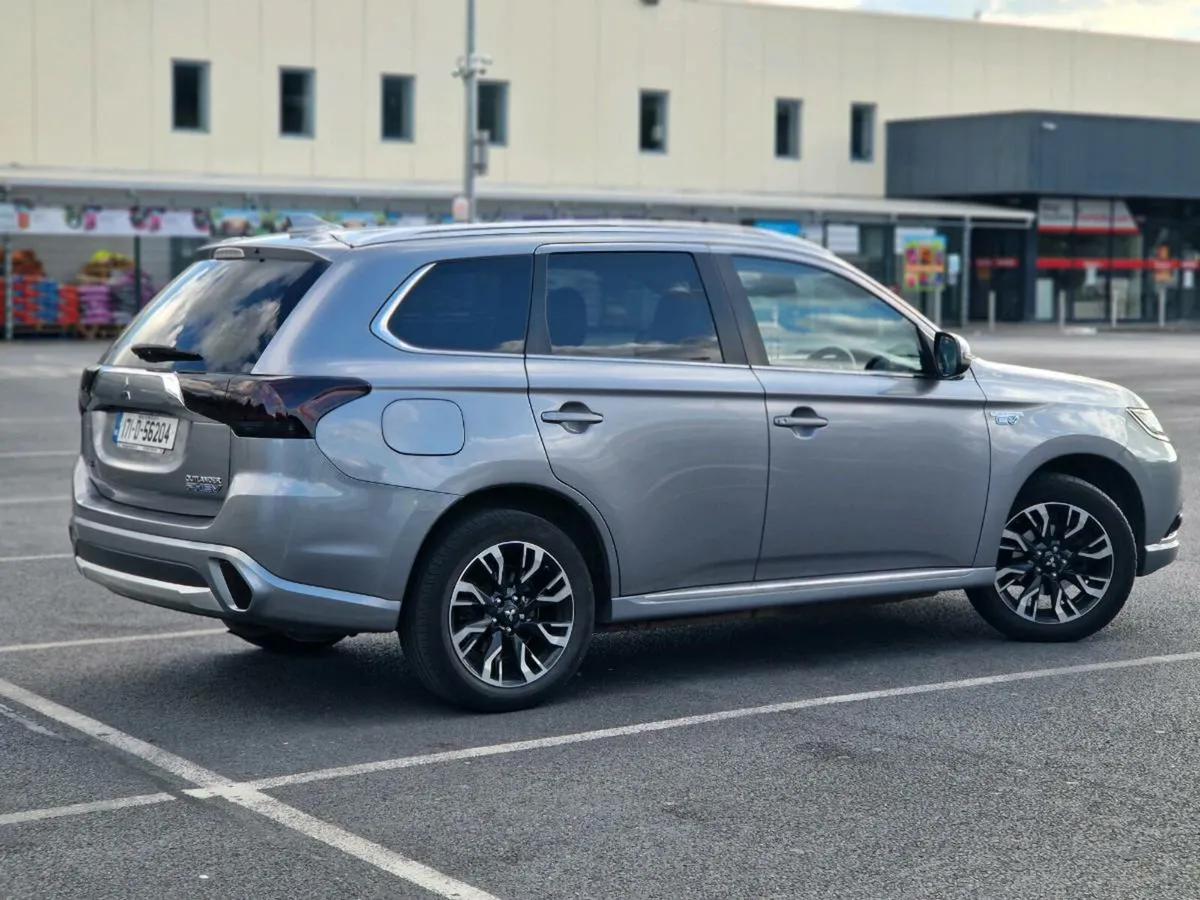 Mitsubishi Outlander - Image 3