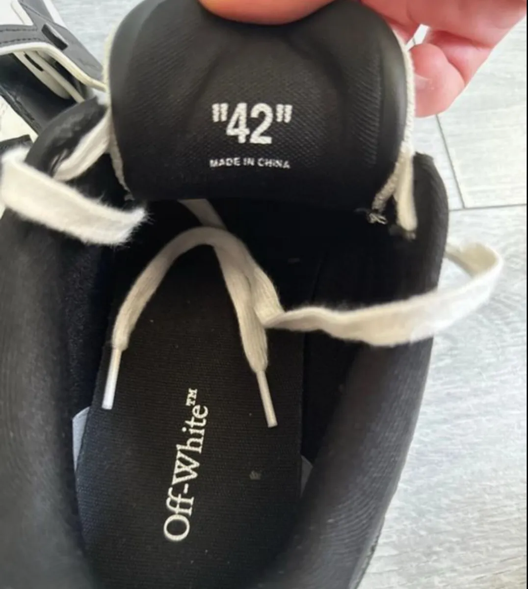 Off White Trainers Men’s - Image 3