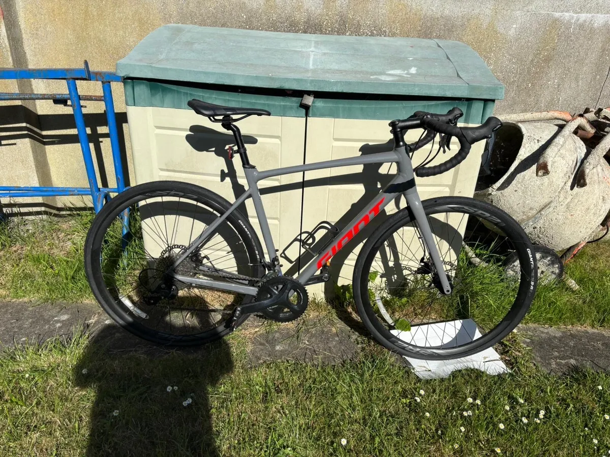 Giant Contend AR 1 Road Bike - Image 1
