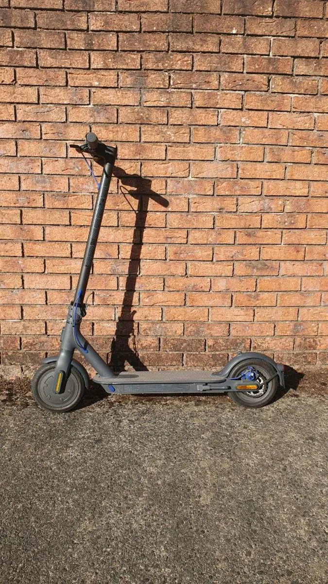 Xiomai Mi Electric Scooter 3 - Image 1