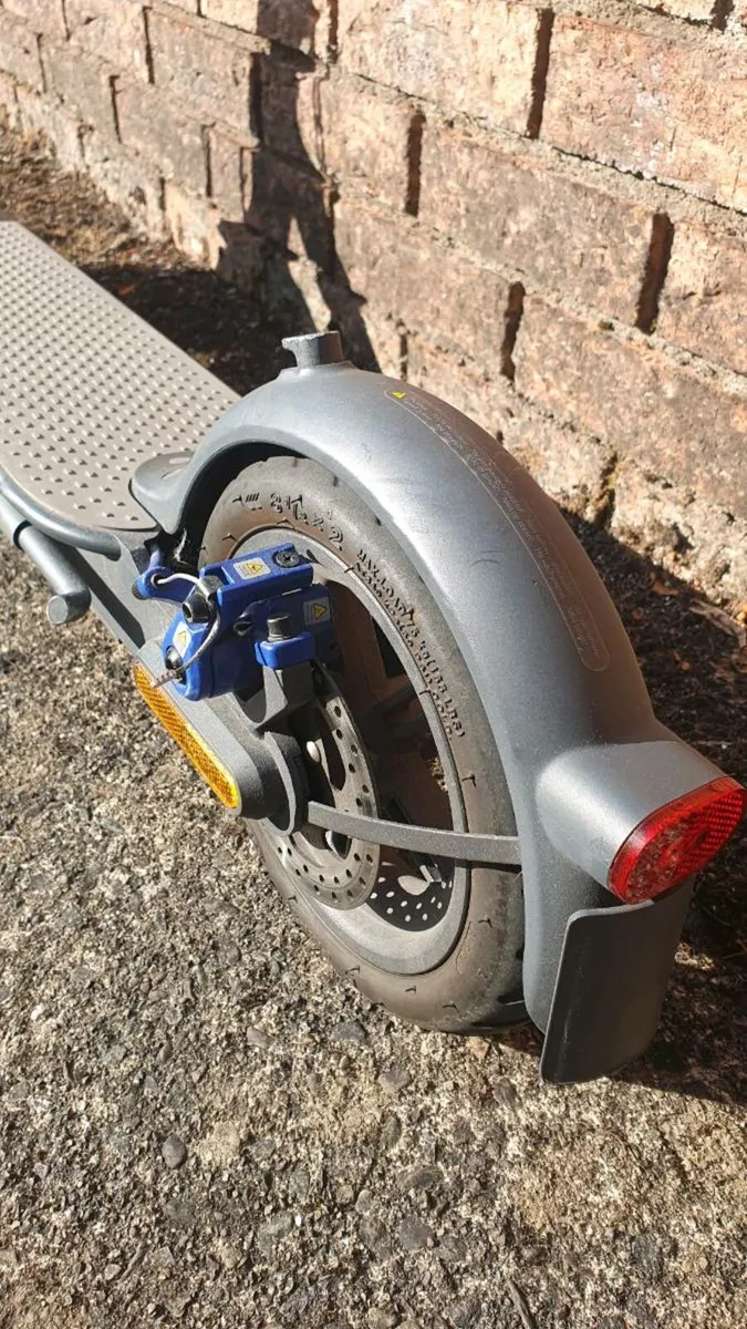 Xiomai Mi Electric Scooter 3 - Image 3