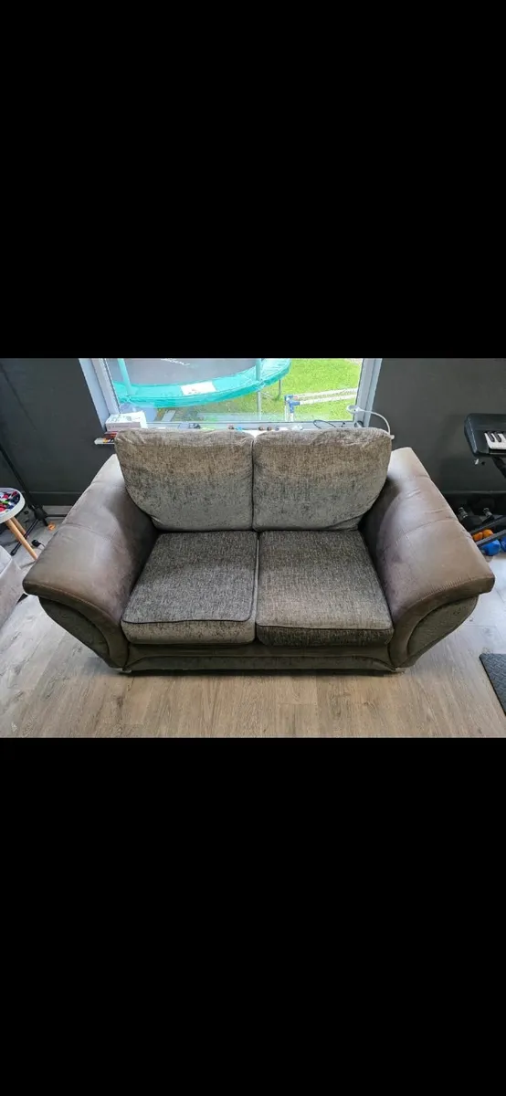 Couch - Image 2